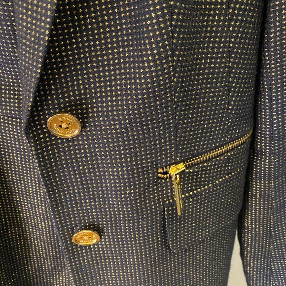 Suit - Picture 1 of 5